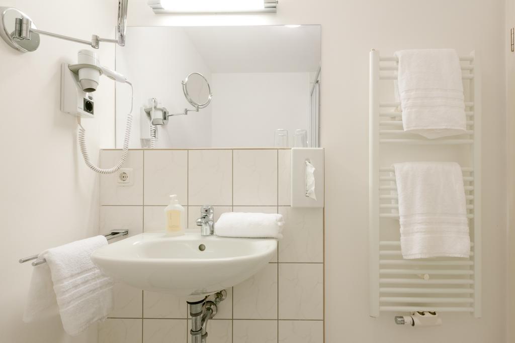 Hotel Auf Den Hummerklippen Хельголанд Экстерьер фото